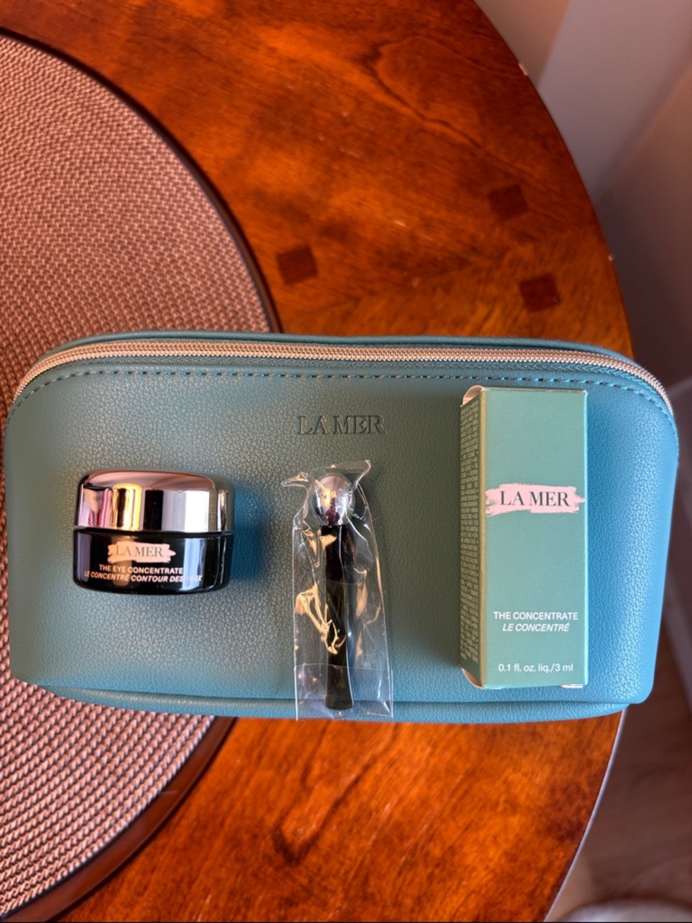 La Mer Teal Travel Pouch Eye Concentrate Set. NWT
